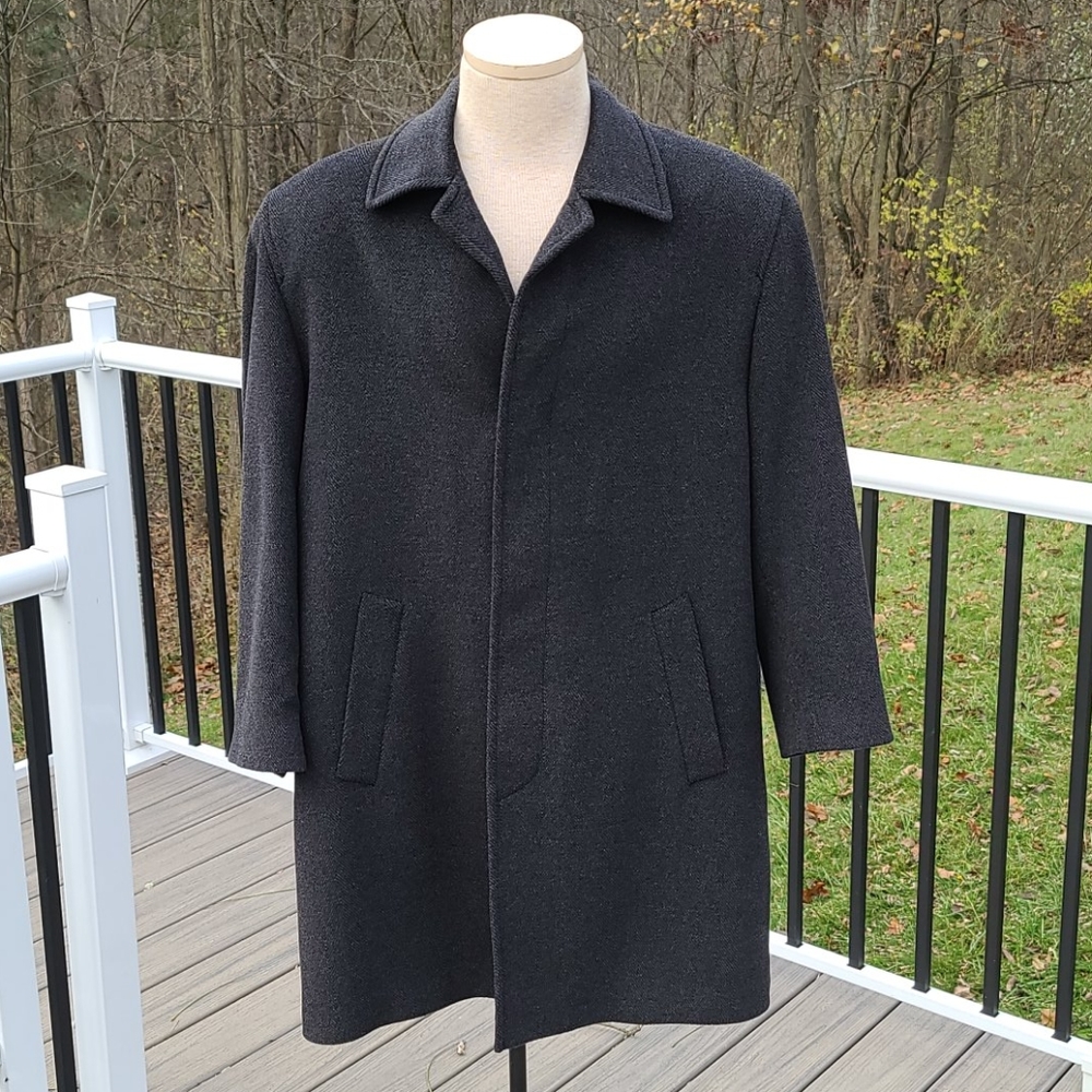 Movimento 3 button black overcoat mens US 44R